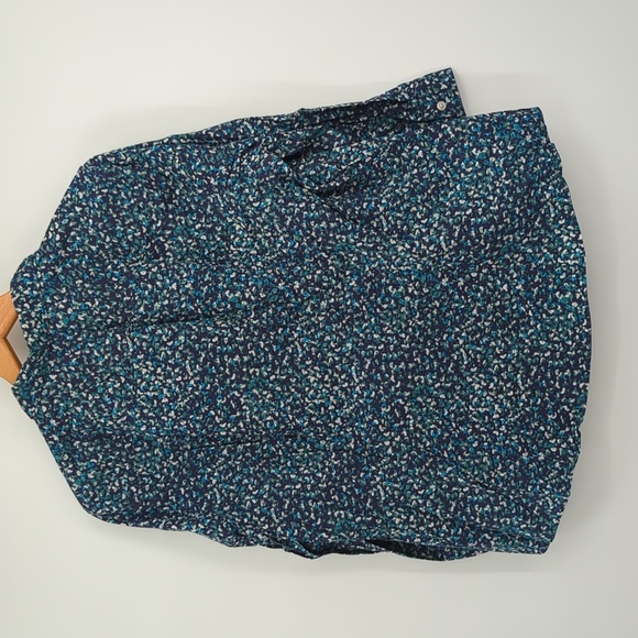 Eddie Bauer Women’s Leaf Motif Button Up Shirt - Picture 5 of 8